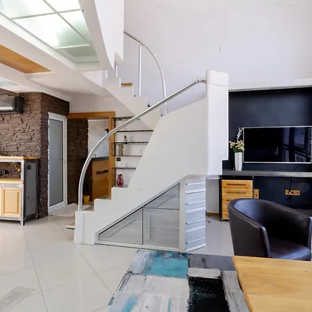 Studio77maisonette * וליקו טורנובו